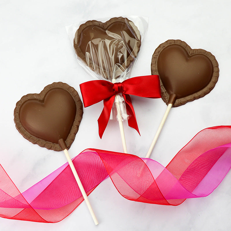 Lace Edge Heart Pop