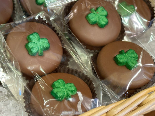 Shamrock Decorated Oreo®